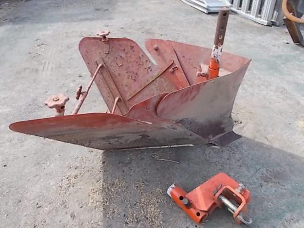 不明　中古　トラクター用培土器