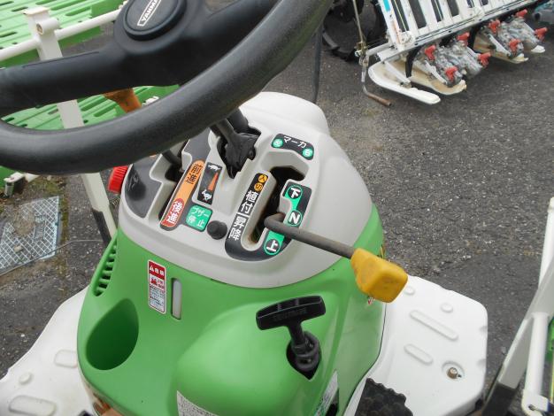 中古　乗用田植機　4条