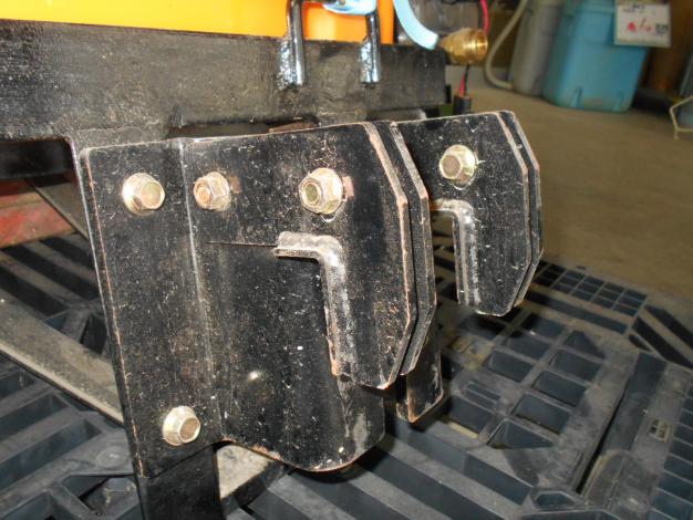 共立中古トラクターアタッチ散布装置