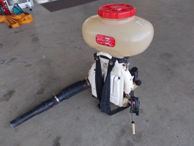 クボタ　中古　動力散布機