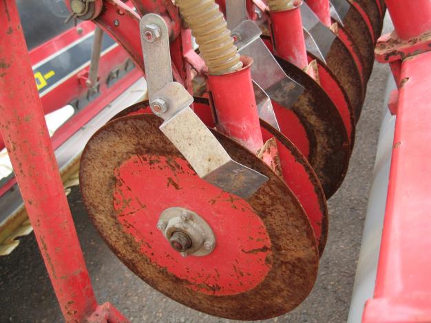 ニプロ　播種機付きハロー