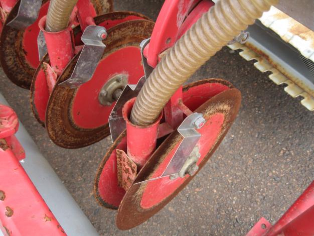 ニプロ　播種機付きハロー