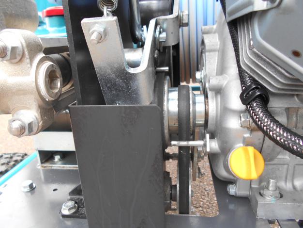 丸山製作所　中古自走式動力噴霧器