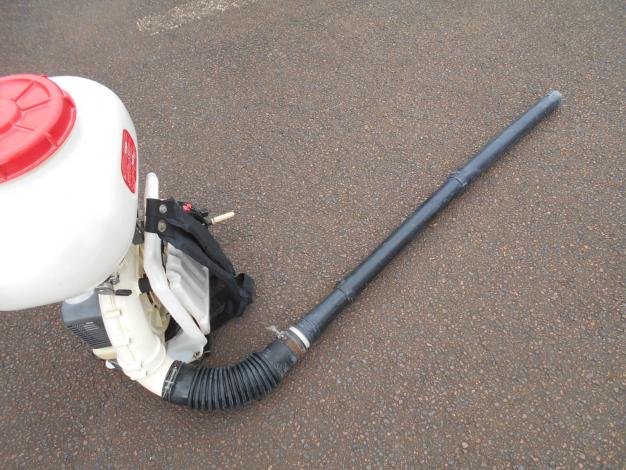 丸山製作所　中古背負動力散布機