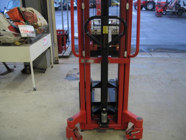 HAND HYDRAULIC STACKER 中古ハンドリフト – 農キング