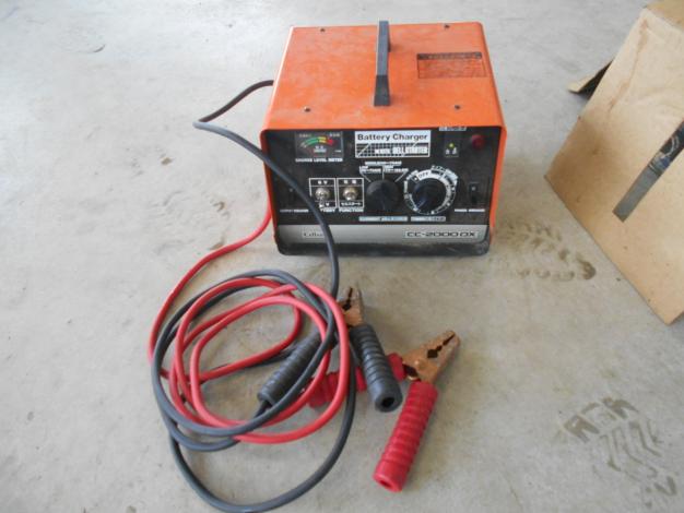 セルスター中古バッテリー充電器