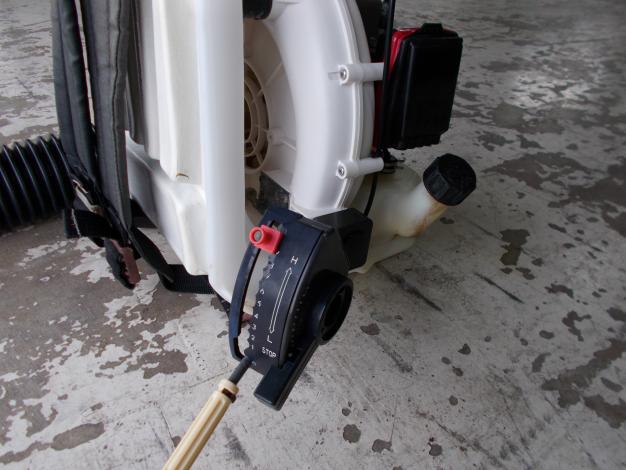 クボタ(丸山)　中古　背負動力散布機