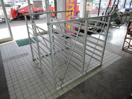 不明 中古 アルミ苗コンテナ 苗運搬 64枚