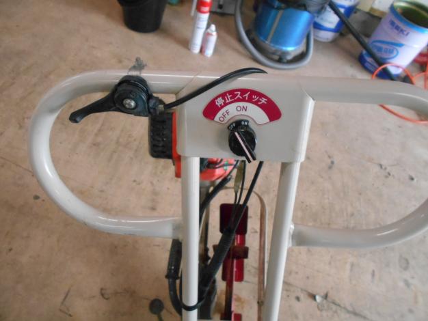 中古　　オータケ　　乗用溝切機