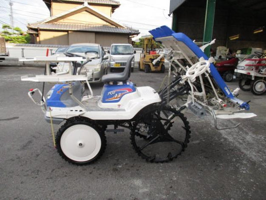 イセキ　4条田植機乗用型