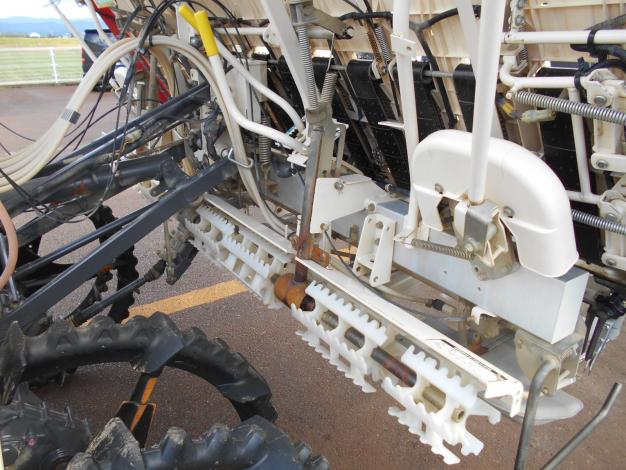 三菱　8条田植機