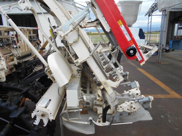 三菱　8条田植機