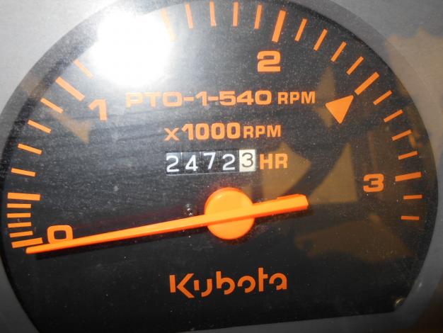 中古　クボタトラクター