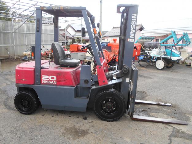 中古　日産　フォークリフト