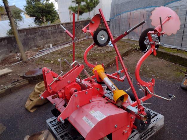 アグリアタッチ研究所　中古　可変台形畦整形機+ハイマルチ