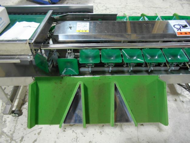 横崎製作所　おうとう選果機