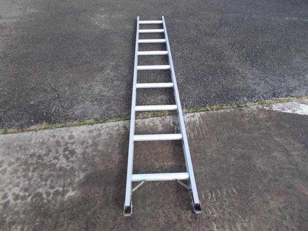 中古 梯子