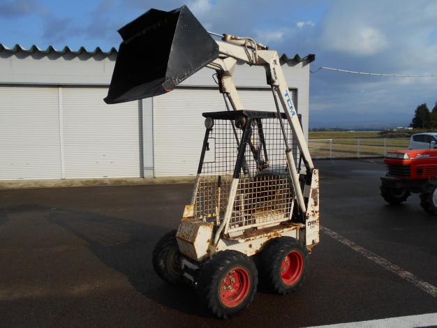 TCM　スキッドステアローダー