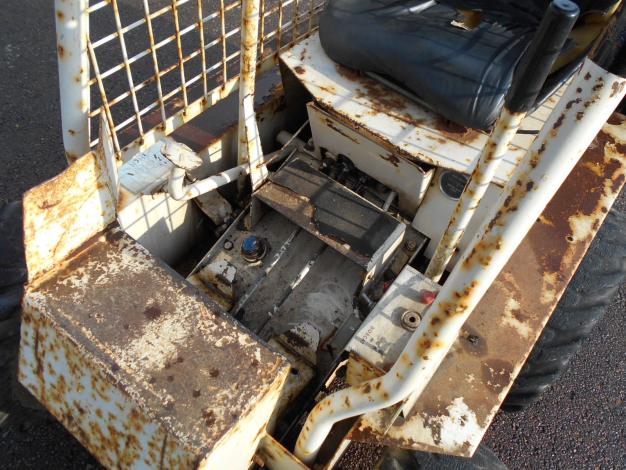 TCM スキッドステアローダー – 農キング