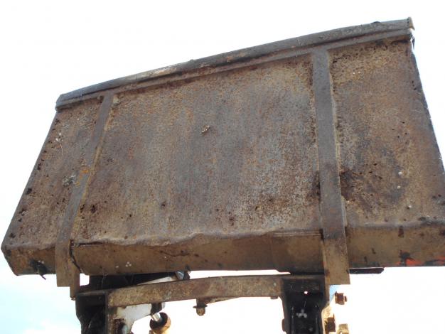 TCM　スキッドステアローダー