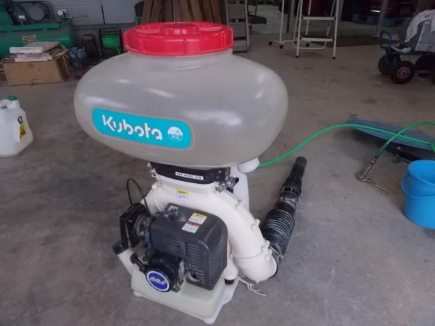 クボタ　中古　動力散布機