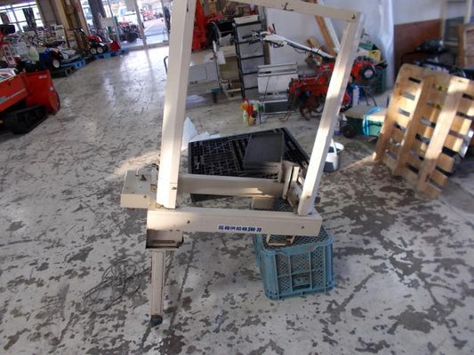 スズテック　中古　苗箱供給機