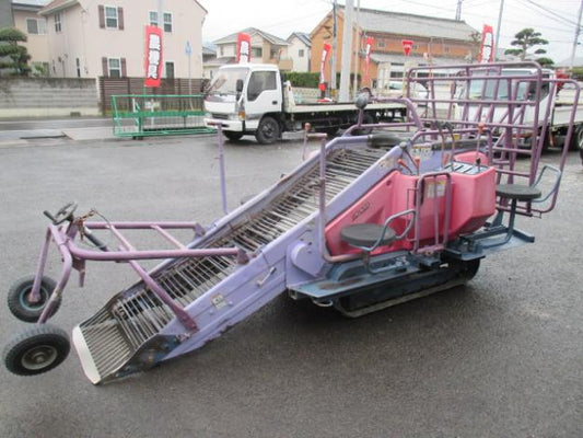 ニプロ　甘藷収穫機