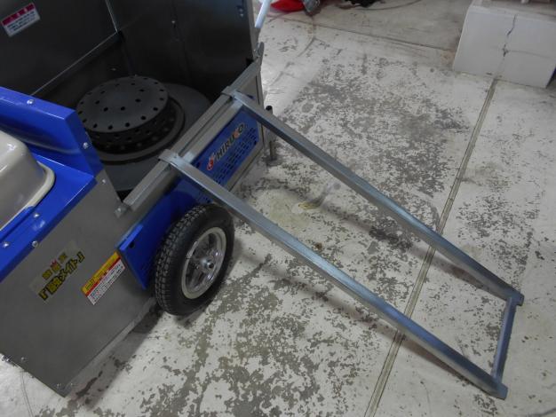 移動式融雪機　融雪王「融メイト」