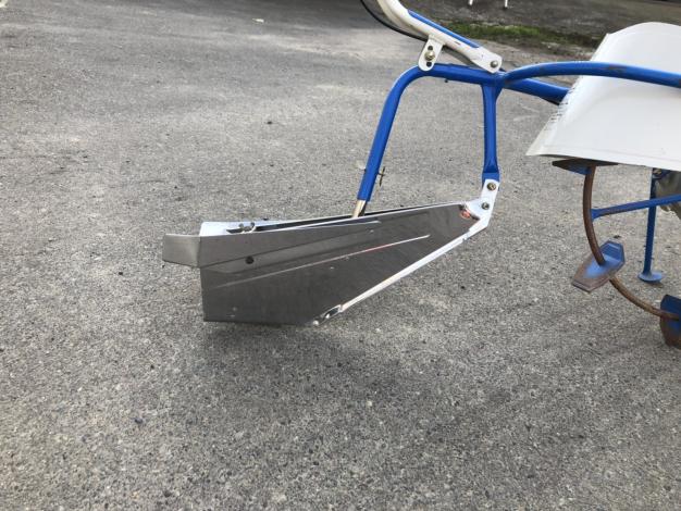 イセキ　中古　溝切機