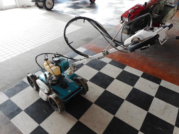 クボタ　中古法面草刈機