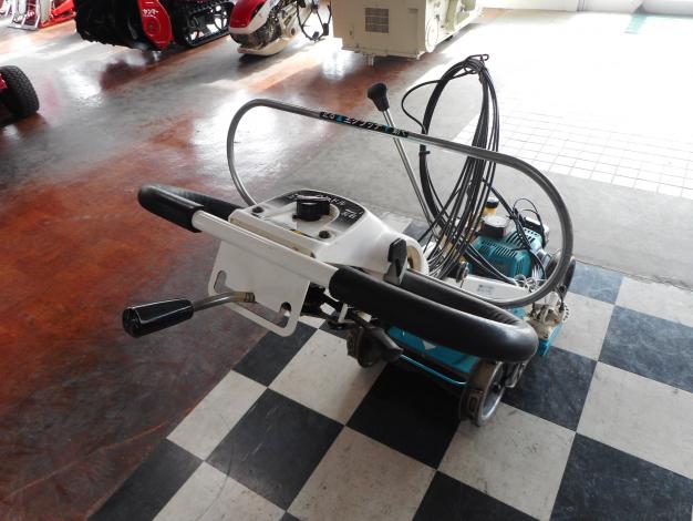 クボタ　中古法面草刈機