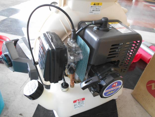 中古 背負い 動力散布機