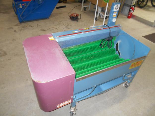 高橋水機　自動根菜洗機
