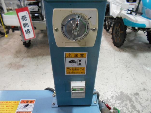 高橋水機　自動根菜洗機