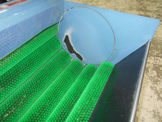 高橋水機　自動根菜洗機