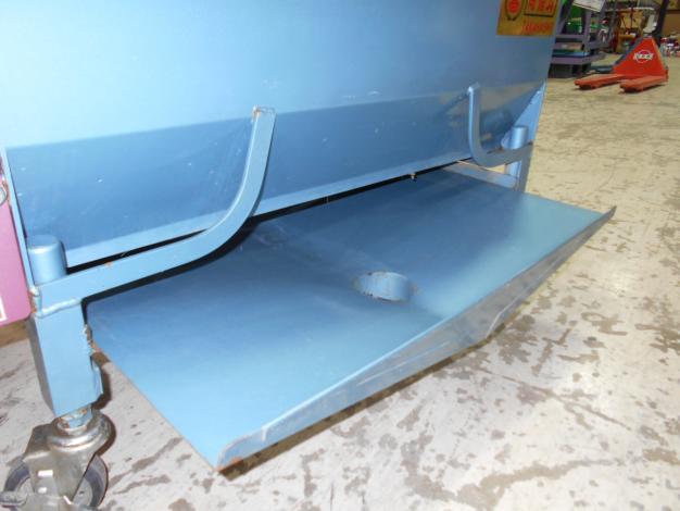 高橋水機　自動根菜洗機