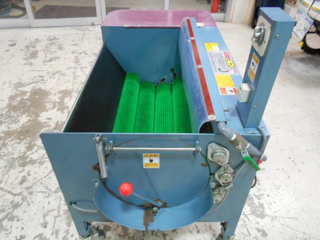 高橋水機　自動根菜洗機