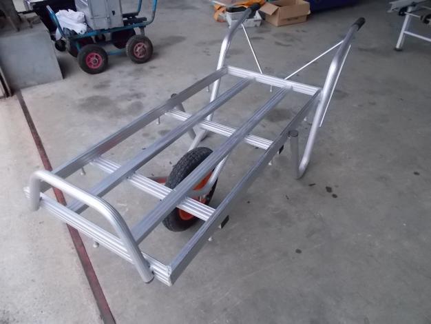 中古　アルミ一輪車