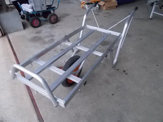 中古　アルミ一輪車