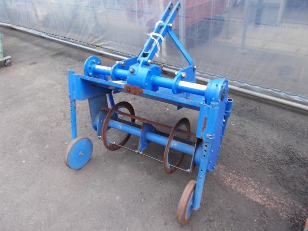 イセキ　中古　たばこ抜根機