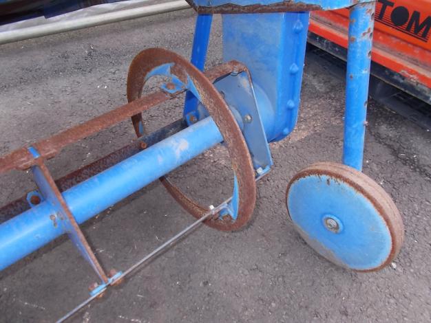 イセキ　中古　たばこ抜根機