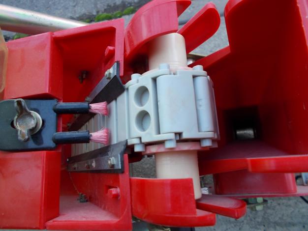 向井工業　中古　種まき機(ごんべえ)