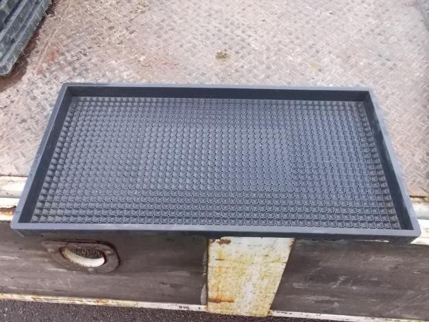 中古　育苗箱