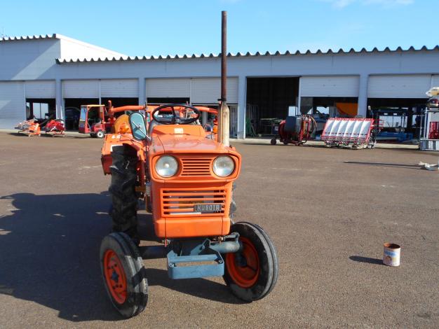 中古　クボタトラクター