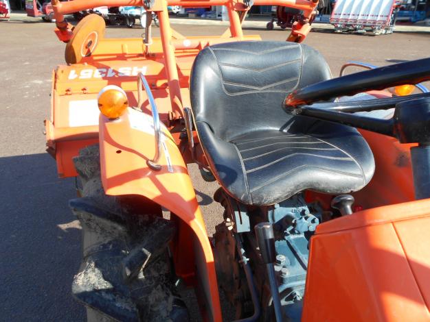 中古　クボタトラクター