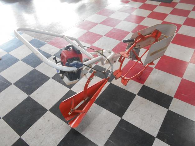 【ジャンク品】　熊谷農機　中古　溝切機