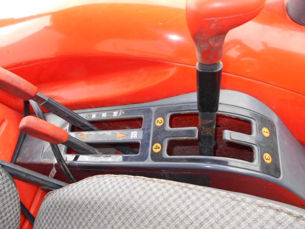 中古　クボタトラクター