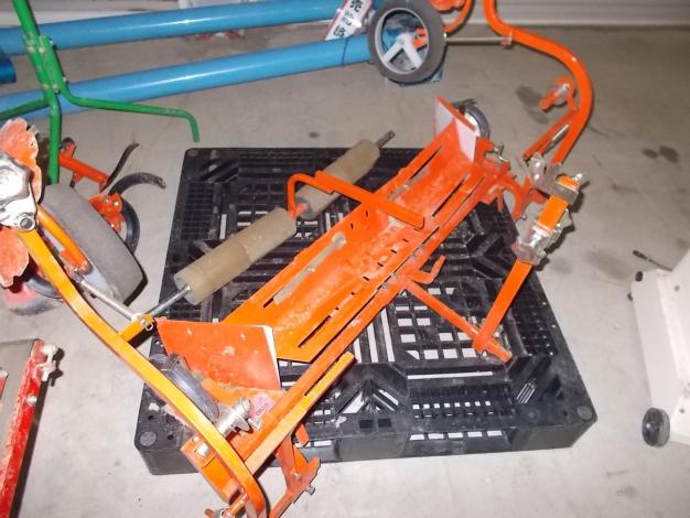 藤木農機　中古　平畝形成マルチ貼り機