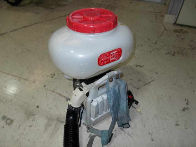 丸山　中古　背負動力散布機