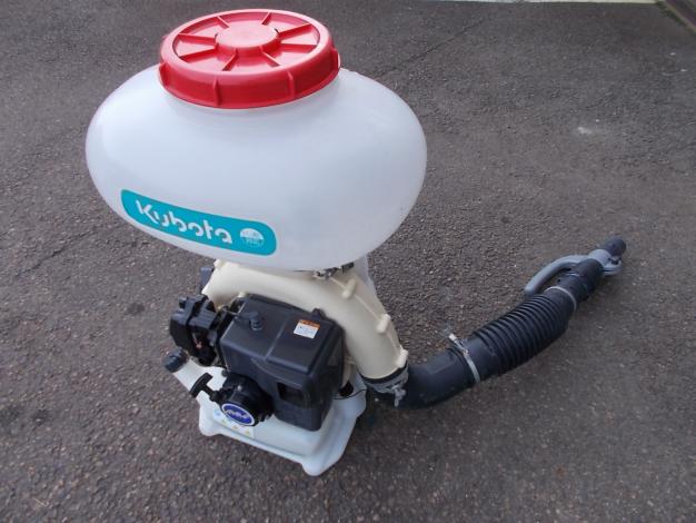 クボタ　中古　動力散布機